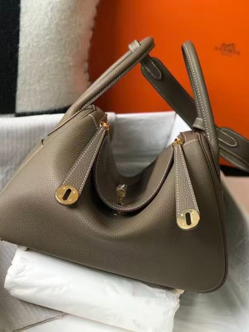 Classic Hermes Bag: A Stylish and Versatile Choice for Elegance